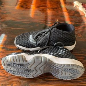 Jordan weave basketball shoes youth size 6